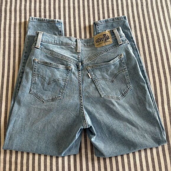 Levi's Women's SilverTab Mom Jeans Size 28 - Picture 1 of 10